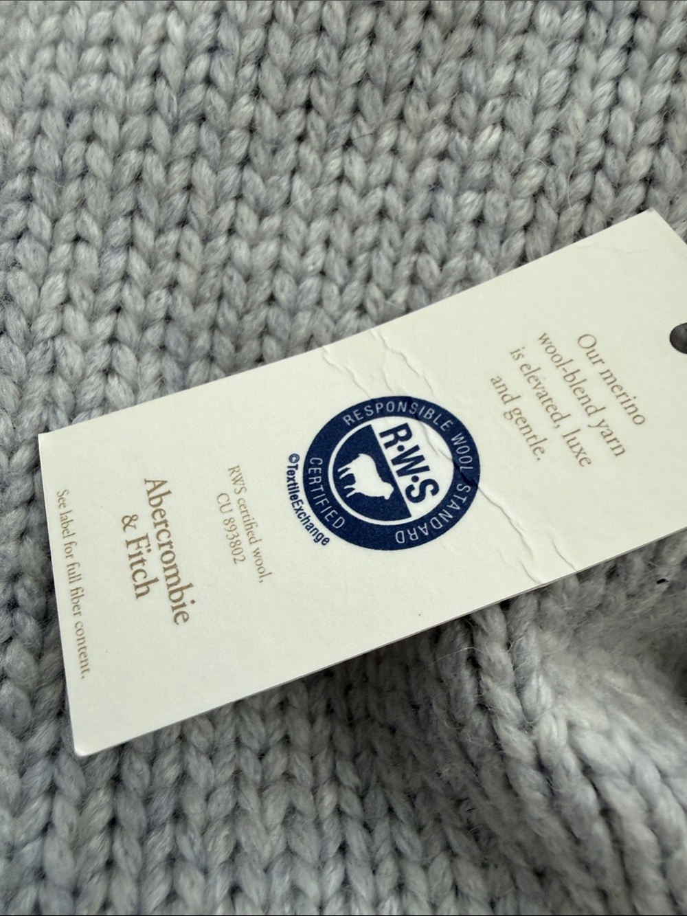 ABERCROMBIE & FITCH
Merino Wool-Blend Contrast V-Neck Sweater Size XL NWT - Picture 8 of 10